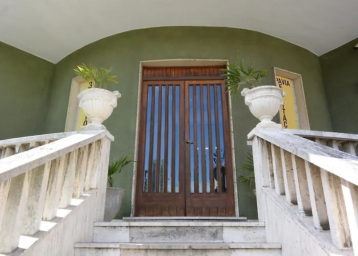 Konukevi Affittacamere Pavia 3*